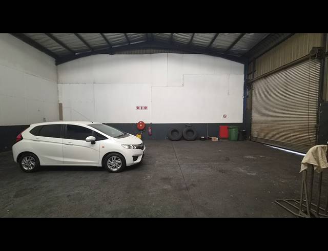 306M² WAREHOUSE TO LET IN JET PARK